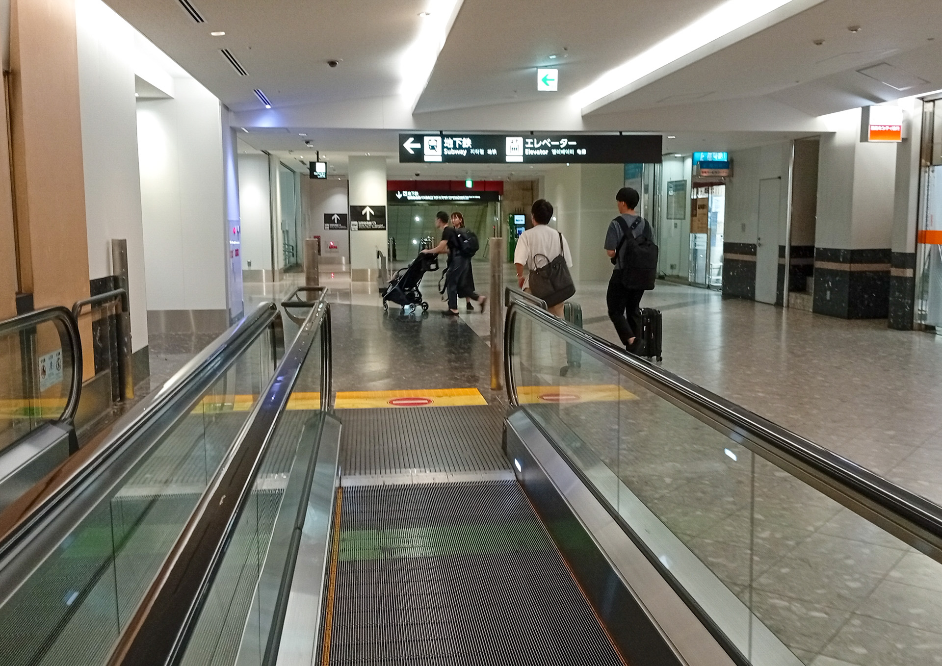 地下鉄の福岡空港駅