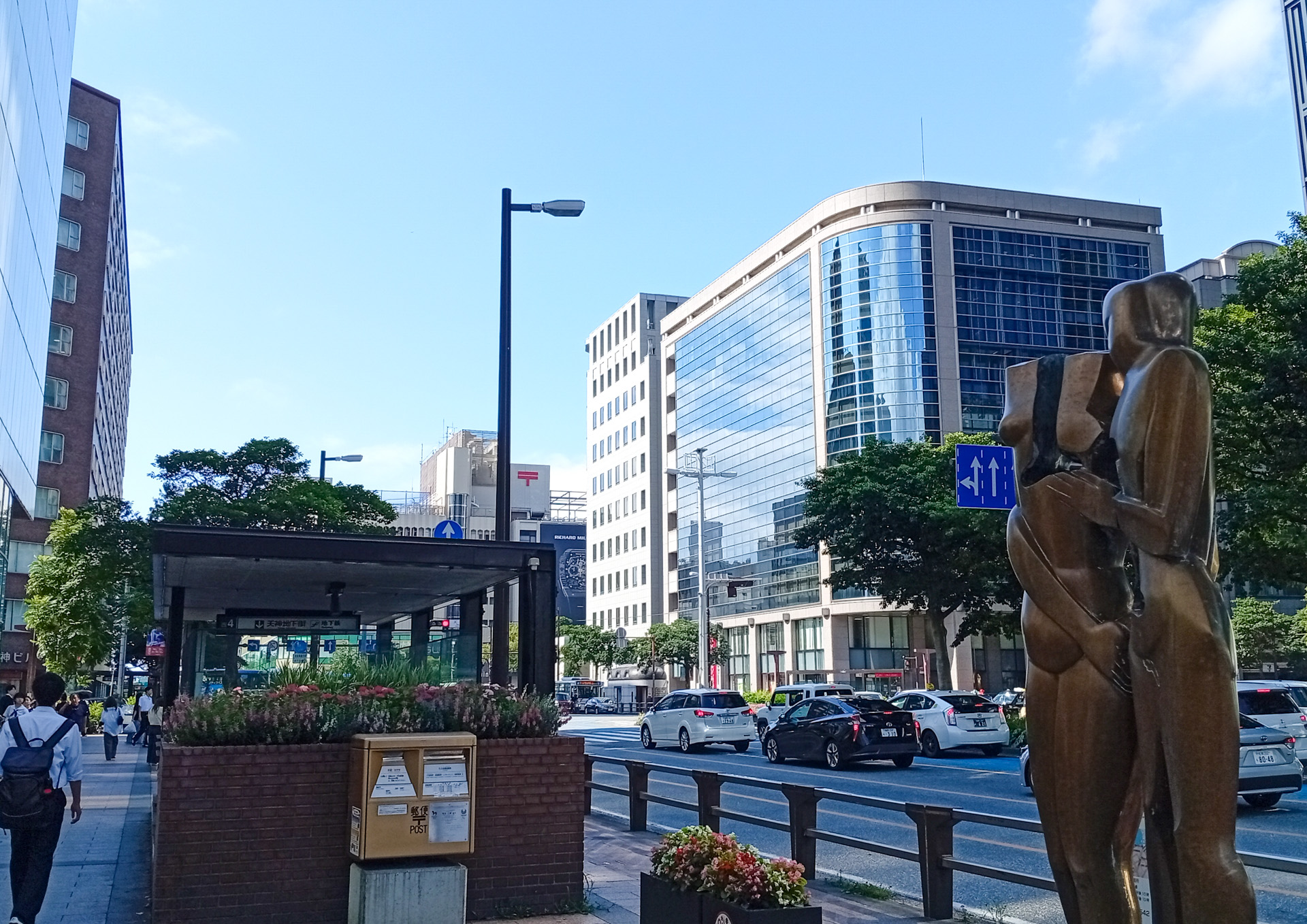 天神駅の地上